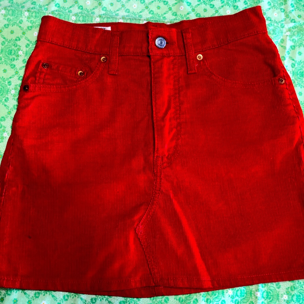 Levi’s red corduroy mini skirt size 25